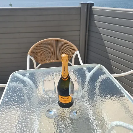 The Seaflower - With Views